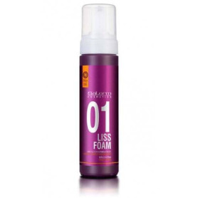 LISS FOAM- A lightweight mousse which helps to construct straight styles and keep them in place for longer Salerm - 1