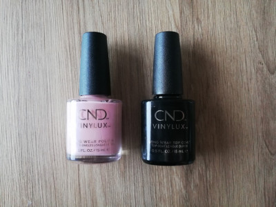 CND Vinylux nagų lakas ir viršutinis sluoksnis