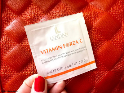 PIRMAS ĮSPŪDIS. LENDAN Vitamin Forza C Regenerating Moisturising Cream Fluid 